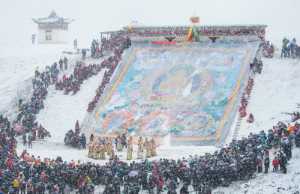 Golden Dragon Photo Award - Yining Yang (China) - Sunning Buddha In The Snow